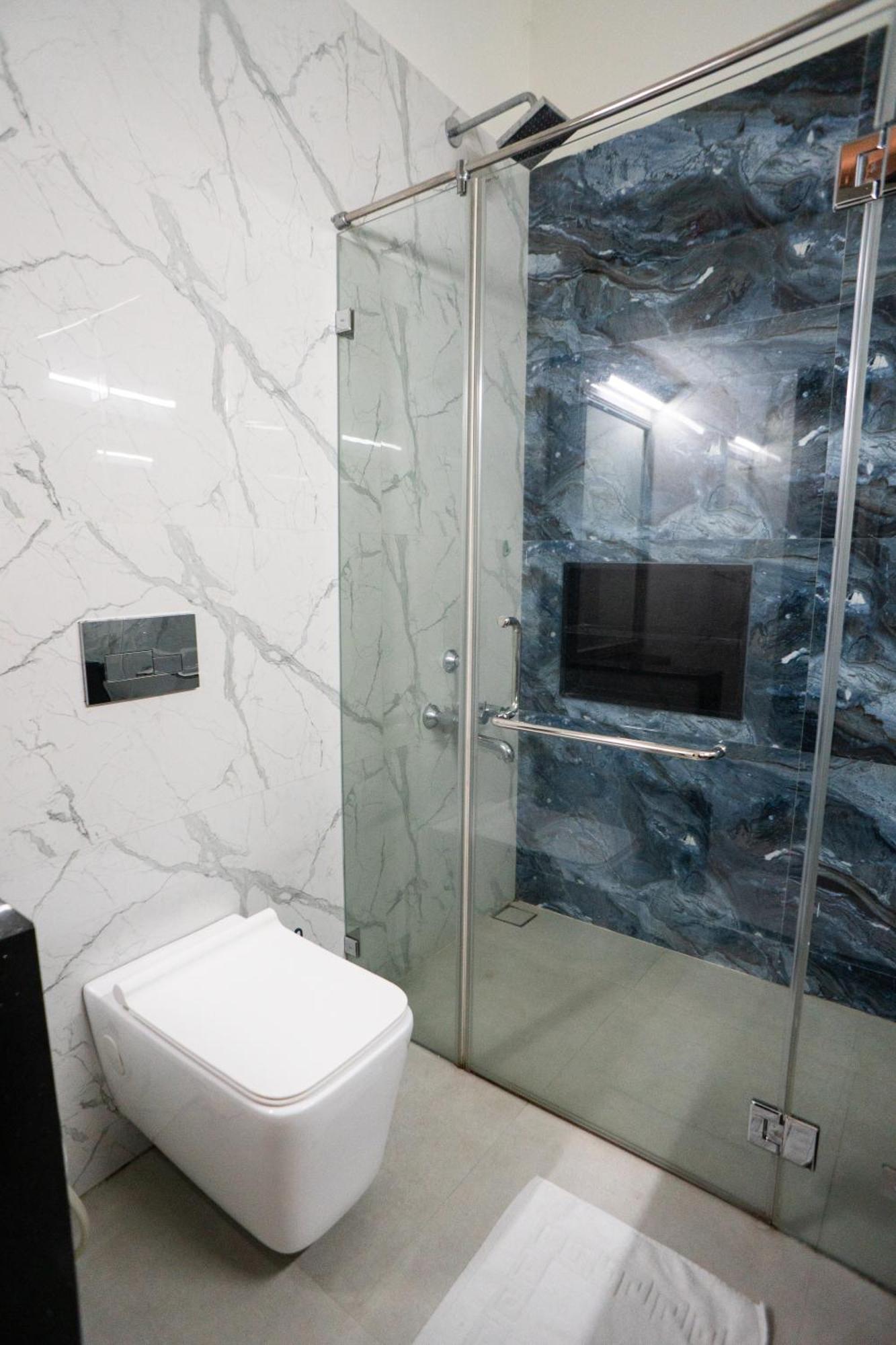 Ferienwohnung The White House Opp Park Hyatt Chennai Exterior foto