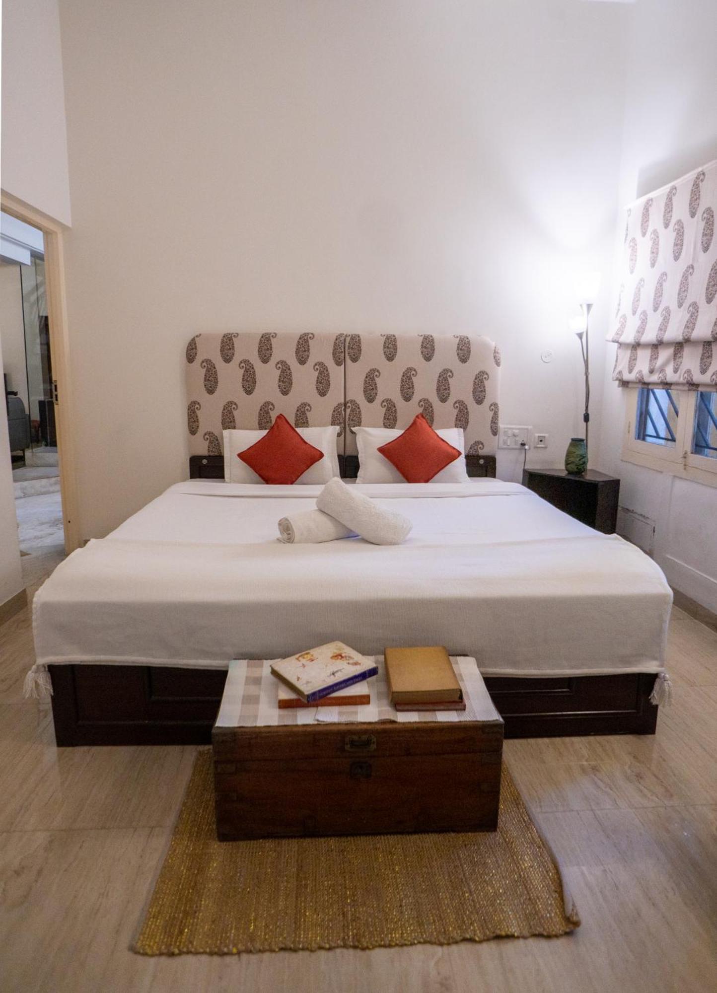 Ferienwohnung The White House Opp Park Hyatt Chennai Exterior foto
