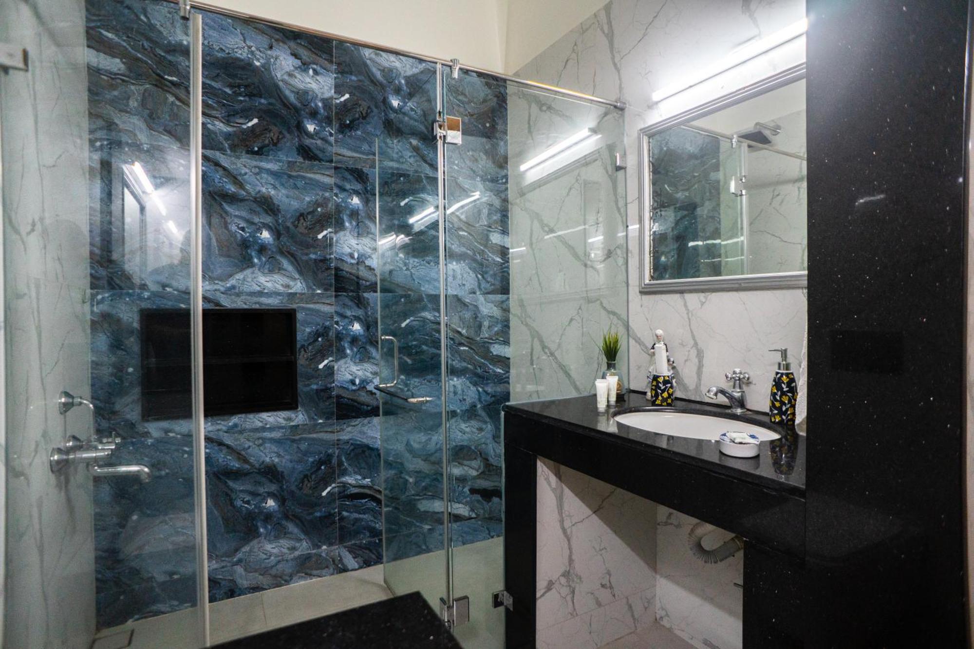 Ferienwohnung The White House Opp Park Hyatt Chennai Exterior foto