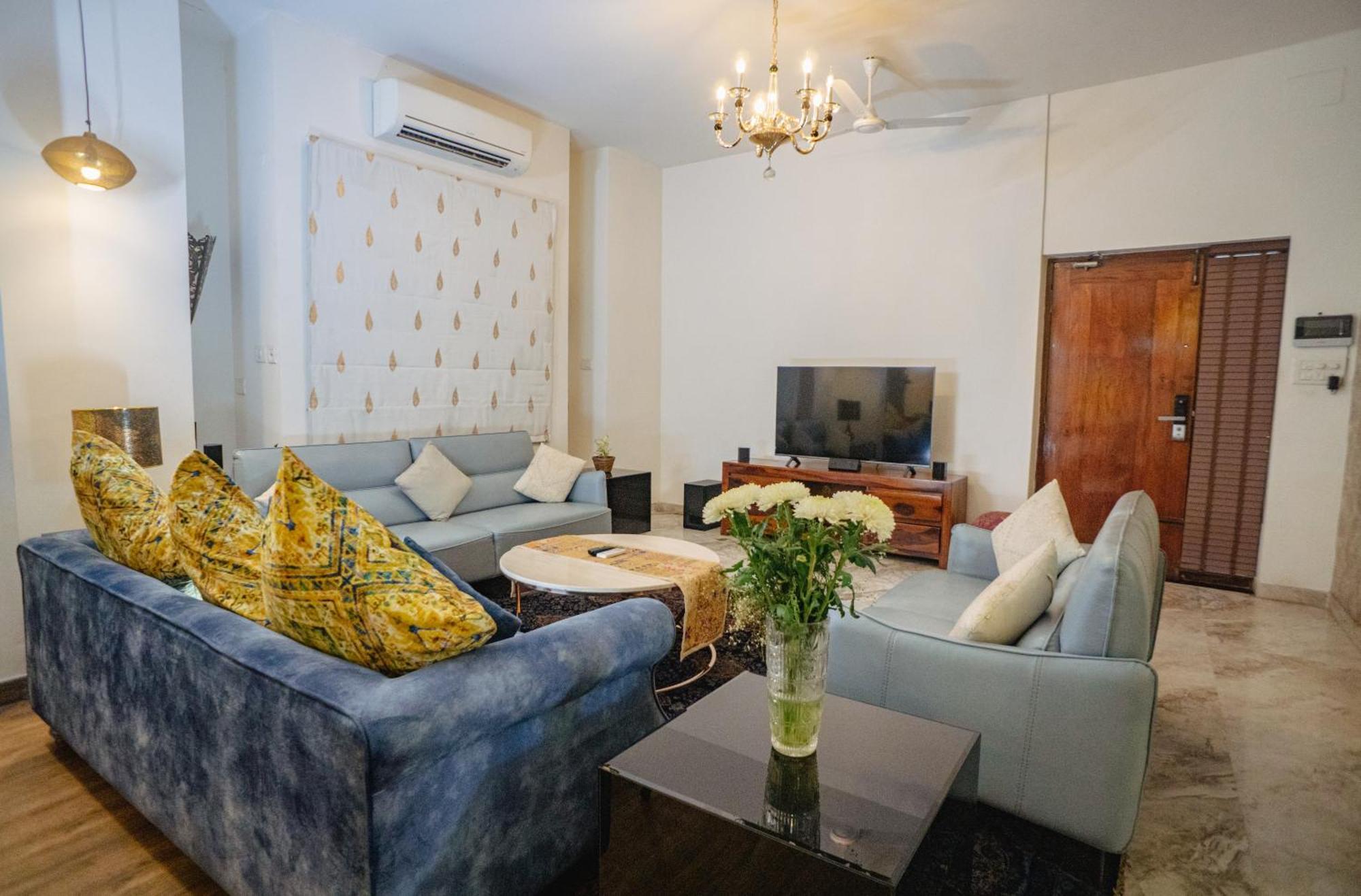 Ferienwohnung The White House Opp Park Hyatt Chennai Exterior foto
