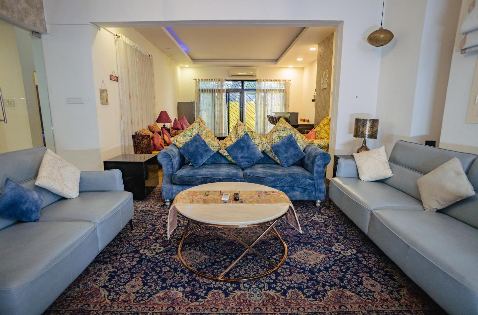 Ferienwohnung The White House Opp Park Hyatt Chennai Exterior foto